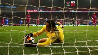 Claudio Bravo lideró la clasificación de Manchester City a octavos de la Copa FA