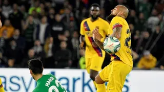 Prensa española liquidó a Arturo Vidal y calificó de “calamitosa” su actuación ante Real Betis