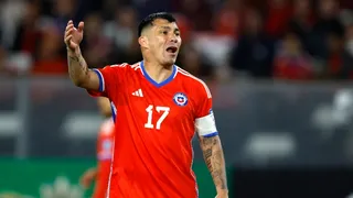 Gary Medel está ENFURECIDO por el arbitraje de Roldán en el Chile vs Canadá