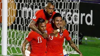 Eduardo Vargas aumentó para la Roja con ayuda de un desvío en la zaga de Japón