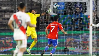 Marcelino Núñez entró desde la banca para el gol que cerró la victoria de La Roja ante Perú