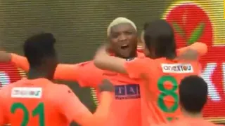 Junior Fernandes anotó un gol y falló un penal en un nuevo empate de Alanyaspor