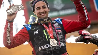 José Ignacio Cornejo se emocionó con homenaje a su padre por el bicampeón del Dakar