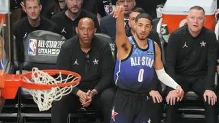 El Team Giannis se impuso al Team LeBron en una exhibición ofensiva