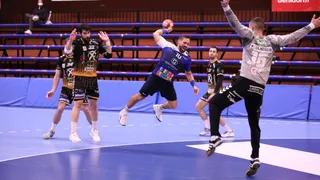 Emil Feuchtmann y Rodrigo Salinas lideraron buenas actuaciones de chilenos en el balonmano español