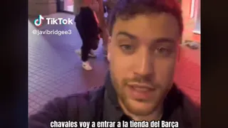 Tiktoker con camiseta de Real Madrid causó indignación en tienda oficial de FC Barcelona