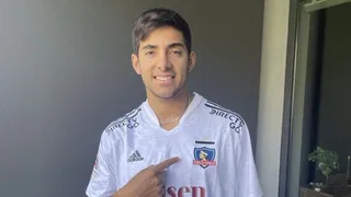 Cristian Garin recibió camiseta de Colo Colo y mostró su apoyo antes del duelo con U. Española