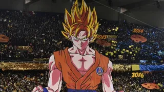 Hinchas de PSG sorprendieron con enorme lienzo de Gokú en clásico ante Olympique de Marsella