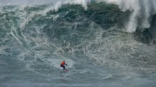 Surfista chileno Rafael Tapia dio el vamos a la temporada de olas gigantes en Nazaré