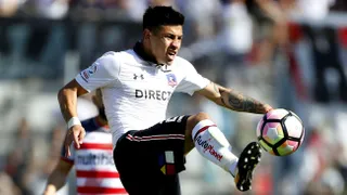 Claudio Baeza cubrirá la baja de Julio Barroso en la defensa de Colo Colo