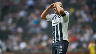 Humberto Suazo se despidió del fútbol en partido de homenaje de Monterrey