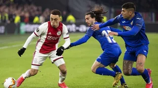 Hinchas de Ajax lanzaron cerveza a familiares de jugadores de Getafe