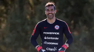 Claudio Bravo a Diego Sánchez: A ver si sacas campeón a Unión Española, llevas 80 años ahí