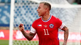 Prensa brasileña destacó a Eduardo Vargas como un “fenómeno” de la Roja