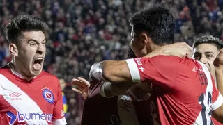 Argentinos golpeó con dos golazos a Boca Juniors y mantuvo su liderato en la Liga Profesional