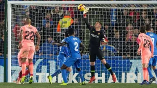 Arturo Vidal tuvo un discreto cometido en la ajustada victoria de Barcelona sobre Getafe