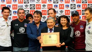 Colo Colo homenajeó al doctor Alvaro Reyes