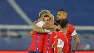 ¿Con la marca deportiva tapada? Federación de Chile recurre a empresa de estampados en Brasil