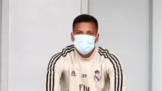 Con mascarilla incluida: Jugadores de Real Madrid siguen con sus entrenamientos
