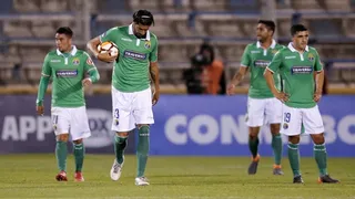 Hinchas de Audax Italiano apedrearon bus del plantel tras derrota ante Unión La Calera