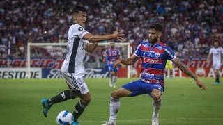 ¿Entró o no? A Pablo Solari le sacaron de la línea el gol de Colo Colo ante Fortaleza