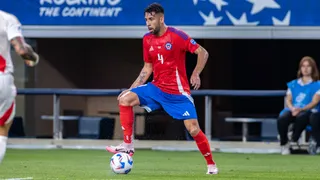 Terminó la teleserie: Mauricio Isla es el nuevo refuerzo de Colo Colo