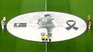 Bayern Munich rindió un emotivo homenaje a Franz Beckenbauer