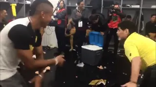 Maradona se lució con un nuevo baile tras el paso de Dorados a la final del ascenso mexicano