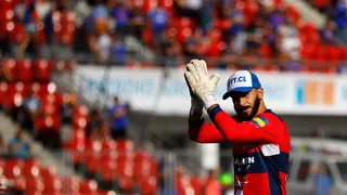 Johnny Herrera compartió una foto de su juventud y agradeció los saludos por su cumpleaños