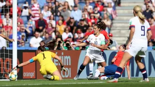 Las sensacionales tapadas que alzaron a Endler como figura del partido entre Chile y EE.UU.