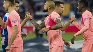 Barcelona contó con Arturo Vidal en la goleada sobre Espanyol en el derbi catalán
