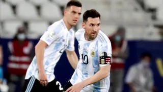La tercera fue la vencida: Lionel Messi anotó un golazo de tiro libre ante Chile