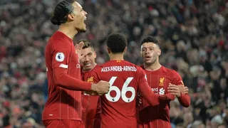 Liverpool dominó a Manchester United y comenzó a acercarse al título de la Premier League