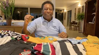 Pelé negó desmayo y aseguró que se encuentra “muy bien de salud”
