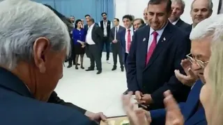 Mahmud Abbas se llevó una grata sorpresa al ser nombrado presidente honorario del club Palestino