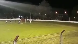 ¡Qué golazo! En el fútbol argentino amateur se vio esta joyita