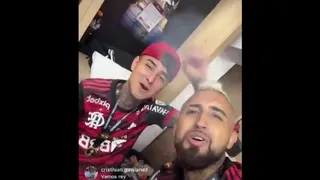 “¿De vacaciones? Aquí está la copita”: La frase de Vidal en los festejos de campeón de Flamengo