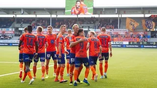 El cariño de los hinchas de Aalesund al chileno-noruego Niklas Castro