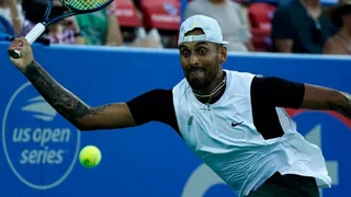 Nuevo show: Kyrgios le consultó a una fanática dónde sacar el match point y ganó el partido