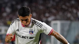 Jordhy Thompson volvió a entrenar en Colo Colo luego que se suspendiera su juicio por violencia de género