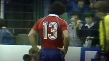 Se cumplieron 40 años del icónico penal perdido por Carlos Caszely en el Mundial del ’82
