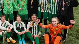 Jullien Ramírez exhibió su primera medalla en el fútbol profesional de Lituania