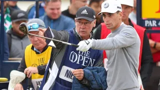 Joaquín Niemann se alejó más de los líderes en la penúltima jornada de The Open