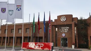 Deudas sacuden al fútbol chileno: hasta siete clubes pueden terminar en el Tribunal