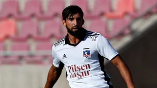 Emiliano Amor a los hinchas por incidentes: Todos debemos representar a Colo Colo de la mejor forma