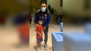 Mamá de niño colombiano que es fanático de la Roja: En cada gol lloraba
