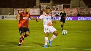 Paulo Díaz fue expulsado en victoria de River Plate contra Huracán en Argentina