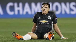 Alexis y Manchester United no pudieron ante Sevilla y dejaron la llave abierta en la Champions