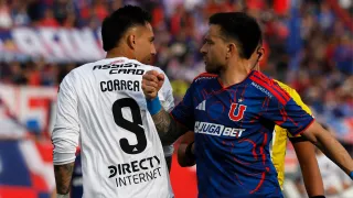 La U cambia de postura y denuncia a Javier Correa: arriesga duro castigo por su gesto