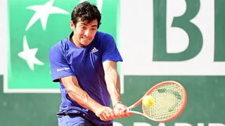Cristian Garin enfrenta a Marcos Giron en busca de los octavos de final de Roland Garros